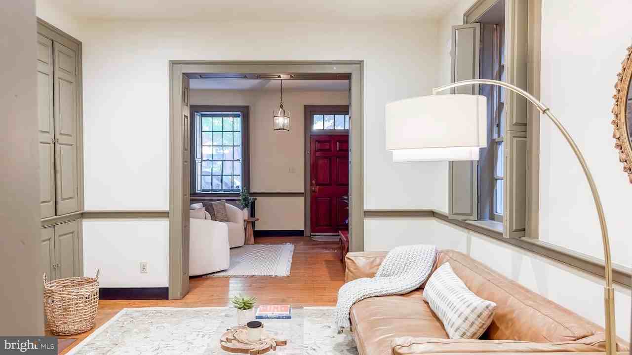 806 S Ann St - Photo 7 of 45