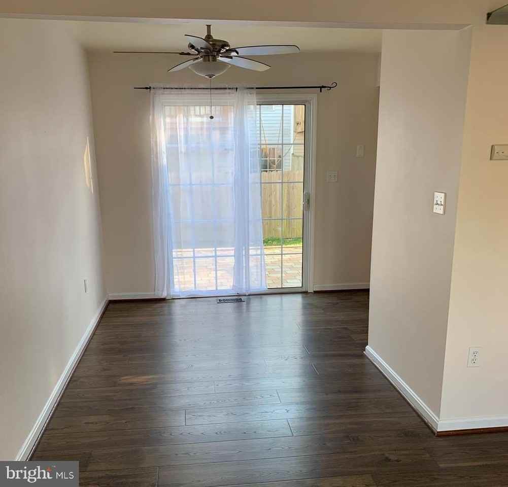9528 Sea Gull Ct - Photo 2 of 14