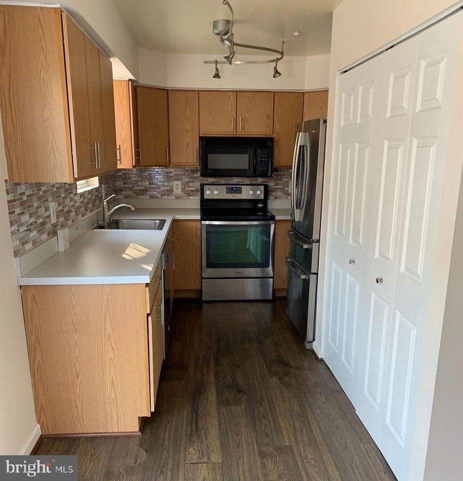 9528 Sea Gull Ct - Photo 3 of 14