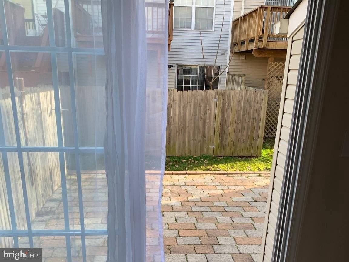 9528 Sea Gull Ct - Photo 6 of 14