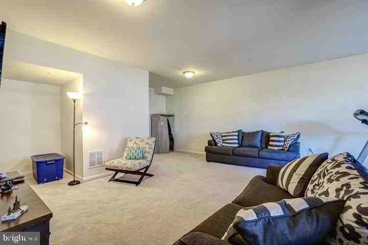 8482 Hedwig Ln - Photo 5 of 21