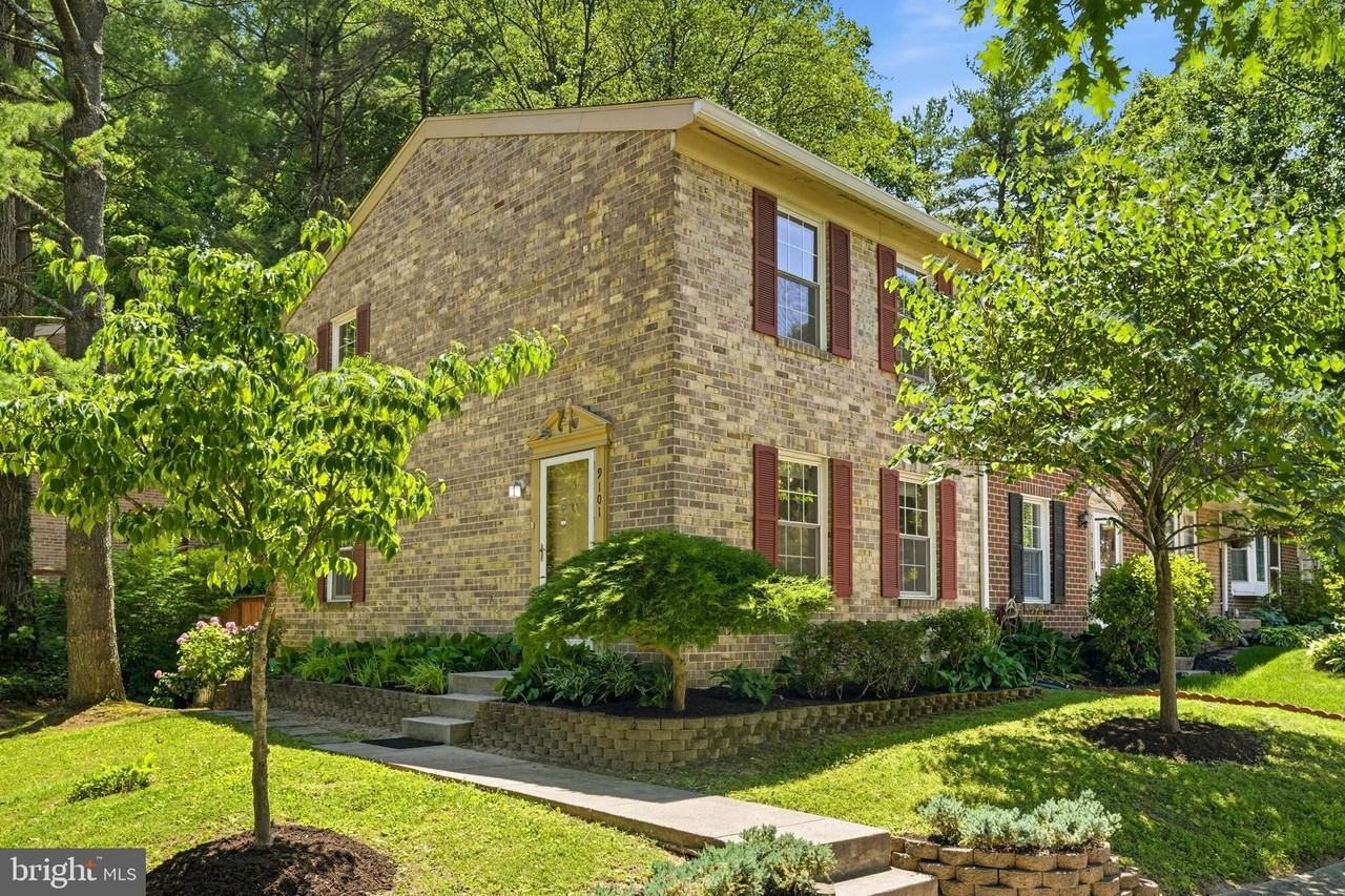 9101 Bronze Bell Cir - Photo 2 of 34