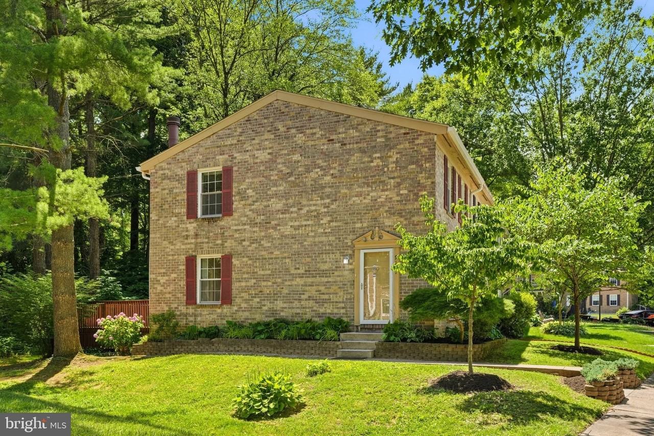 9101 Bronze Bell Cir - Photo 3 of 34
