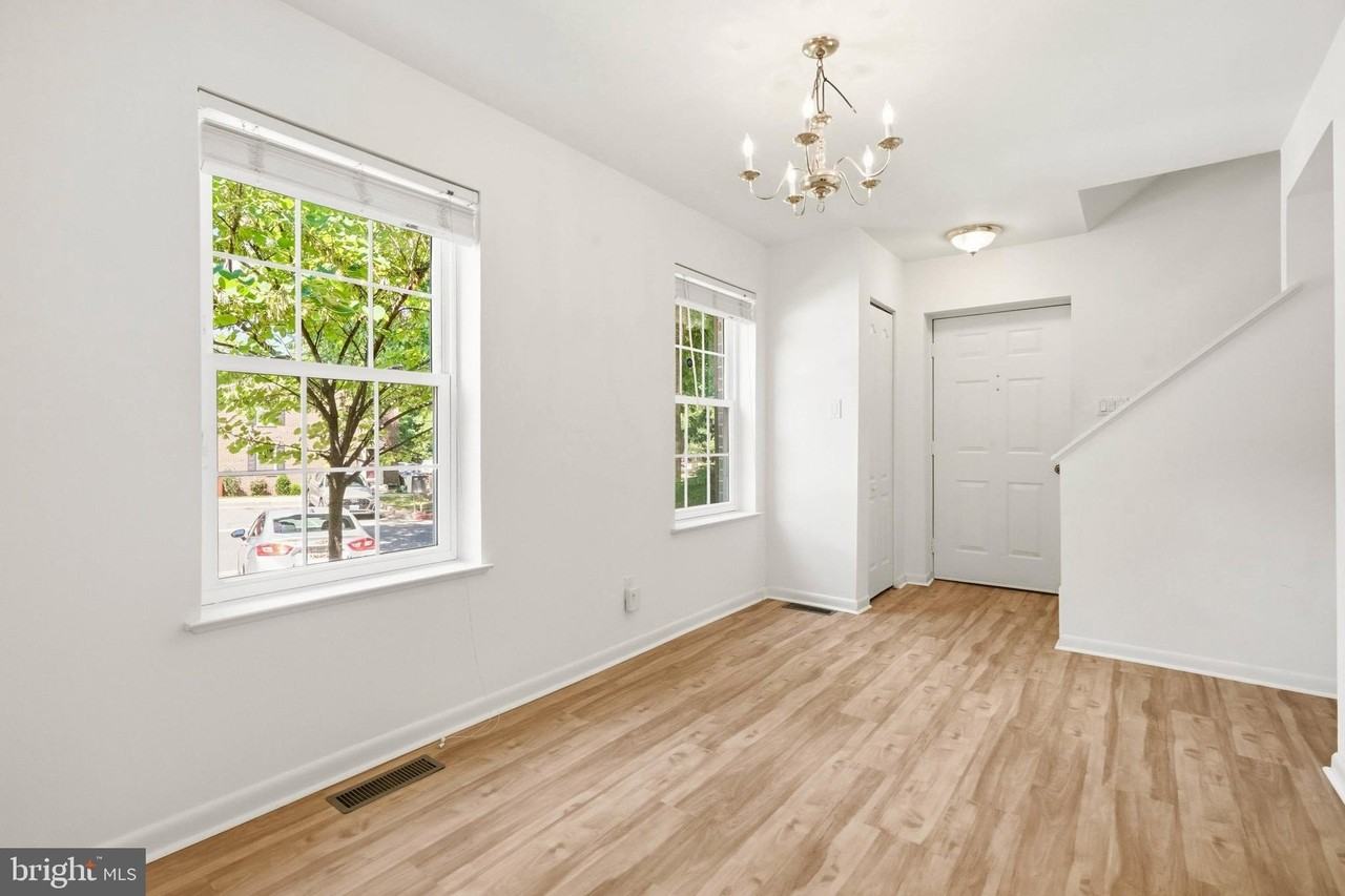 9101 Bronze Bell Cir - Photo 4 of 34