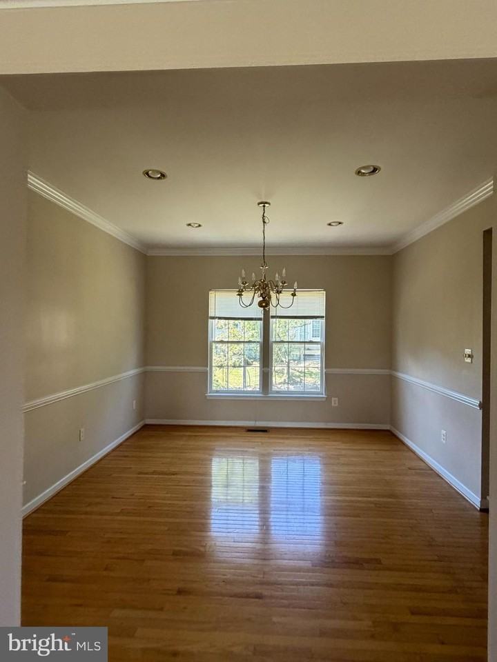 11403 Potomac Oaks Dr - Photo 5 of 9