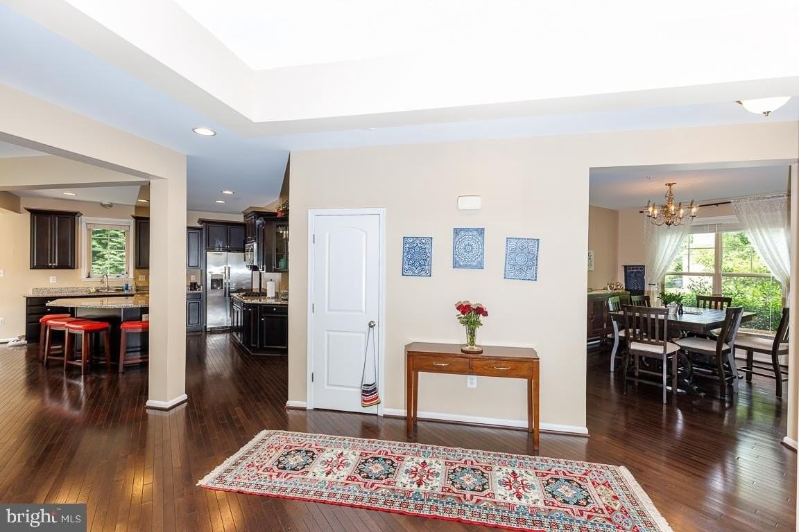 9203 Rice Ave - Photo 5 of 50