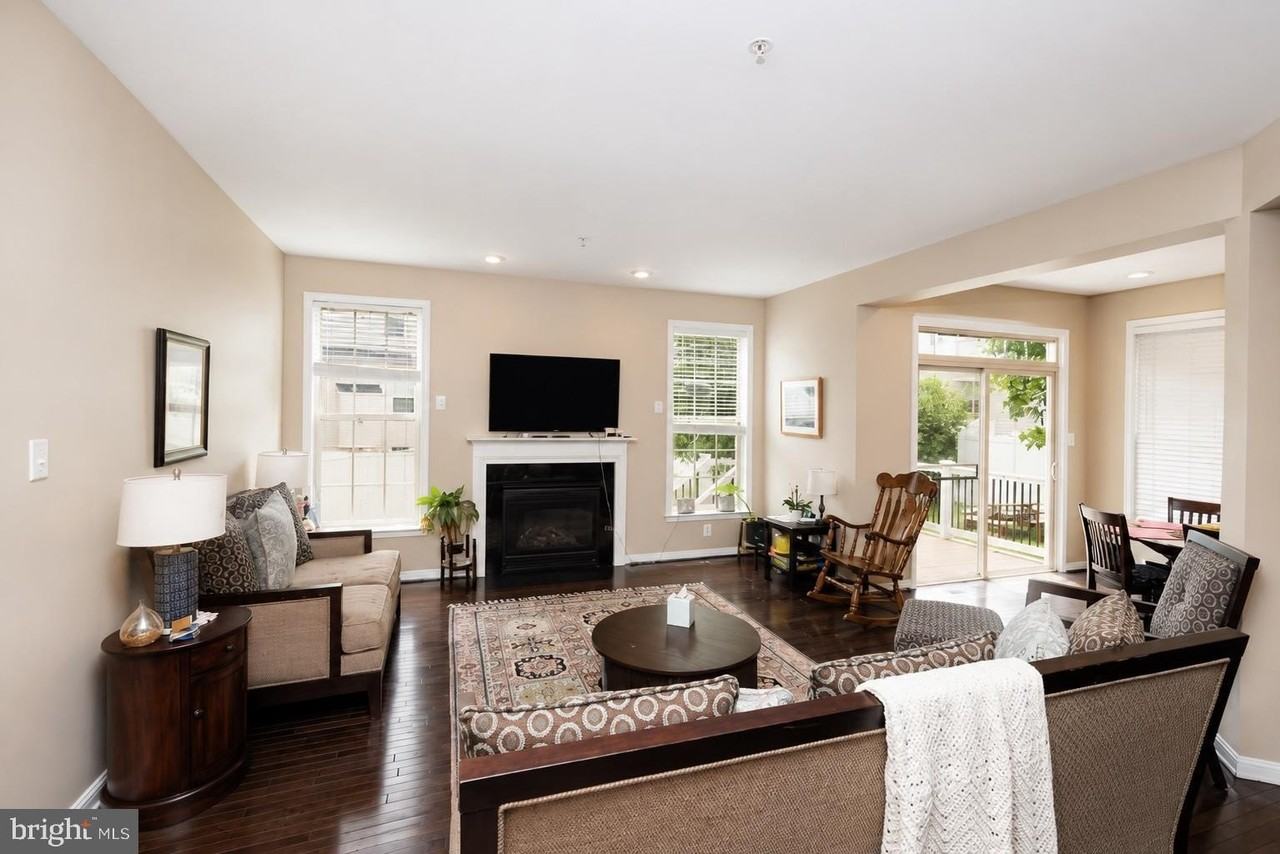 9203 Rice Ave - Photo 7 of 50