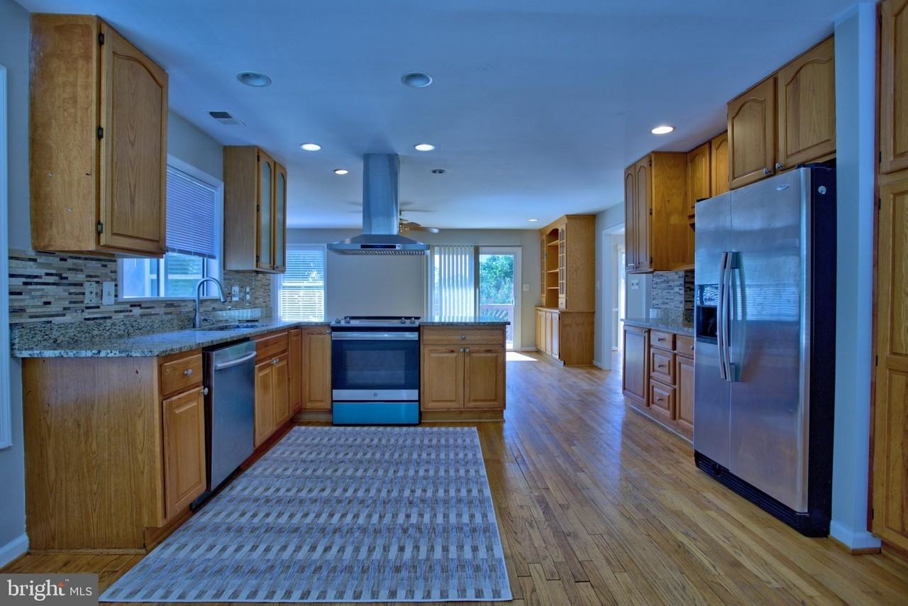 1209 Merton Trl - Photo 5 of 39