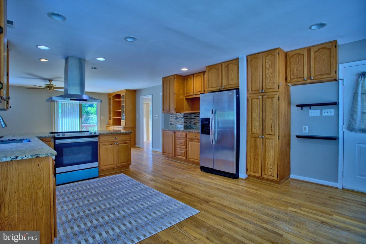 1209 Merton Trl - Photo 7 of 39