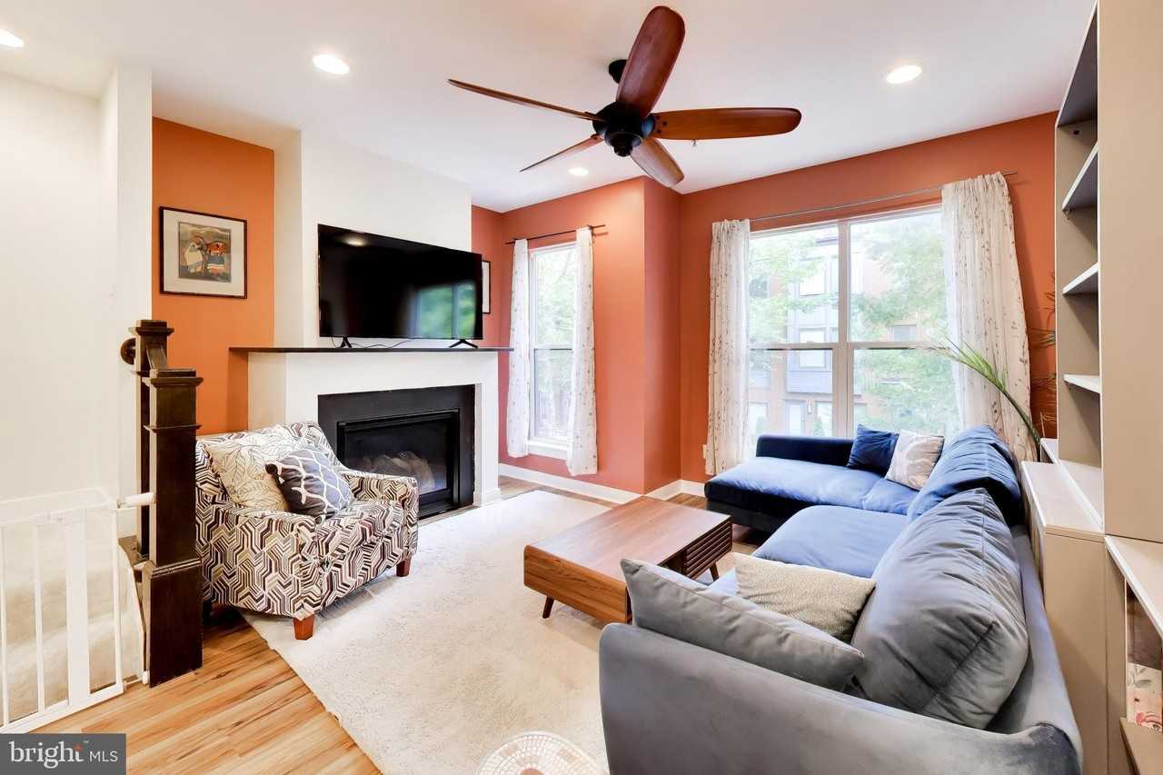 4550 Longfellow St - Photo 4 of 50