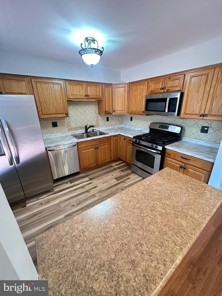11546 Cosca Park Pl - Photo 6 of 48