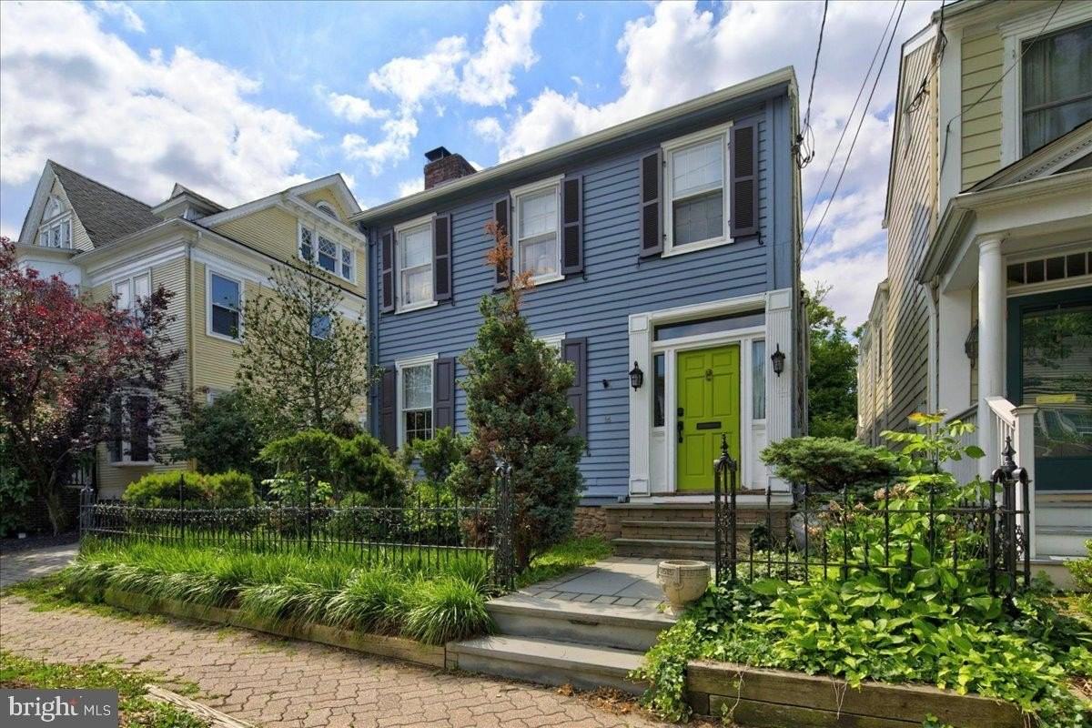 14 W Delaware Ave - Photo 2 of 35