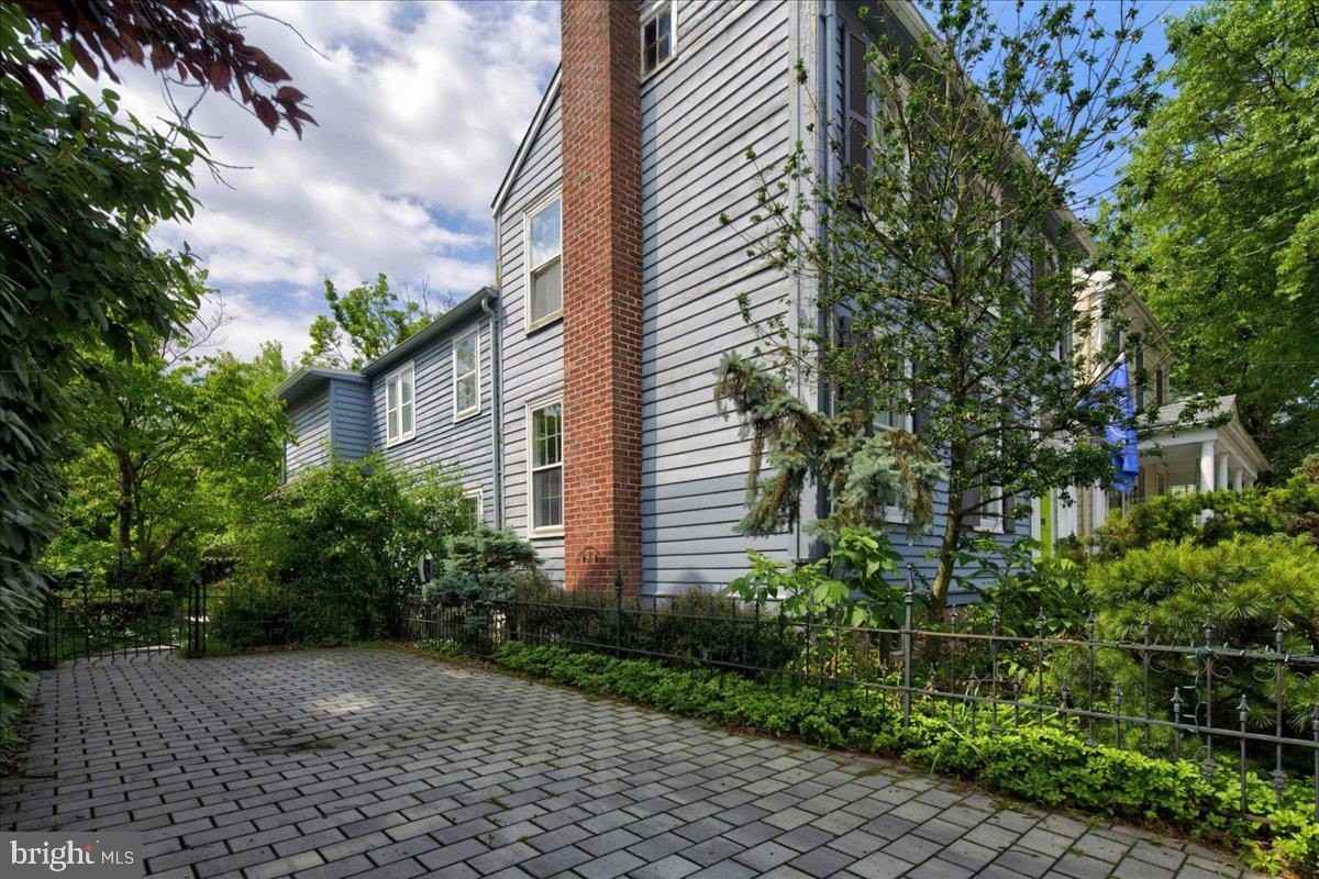 14 W Delaware Ave - Photo 3 of 35