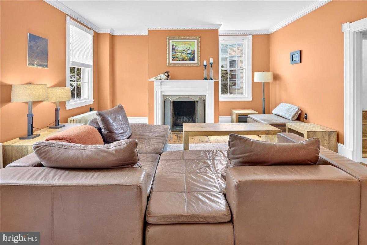 14 W Delaware Ave - Photo 5 of 35