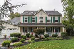 201 Pine Ave - Photo 1 of 1
