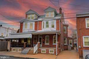 featured image of 245 Hurst St