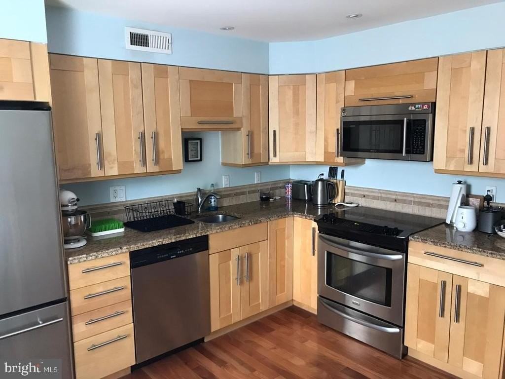 22 Llanfair Rd #8 - Photo 7 of 10