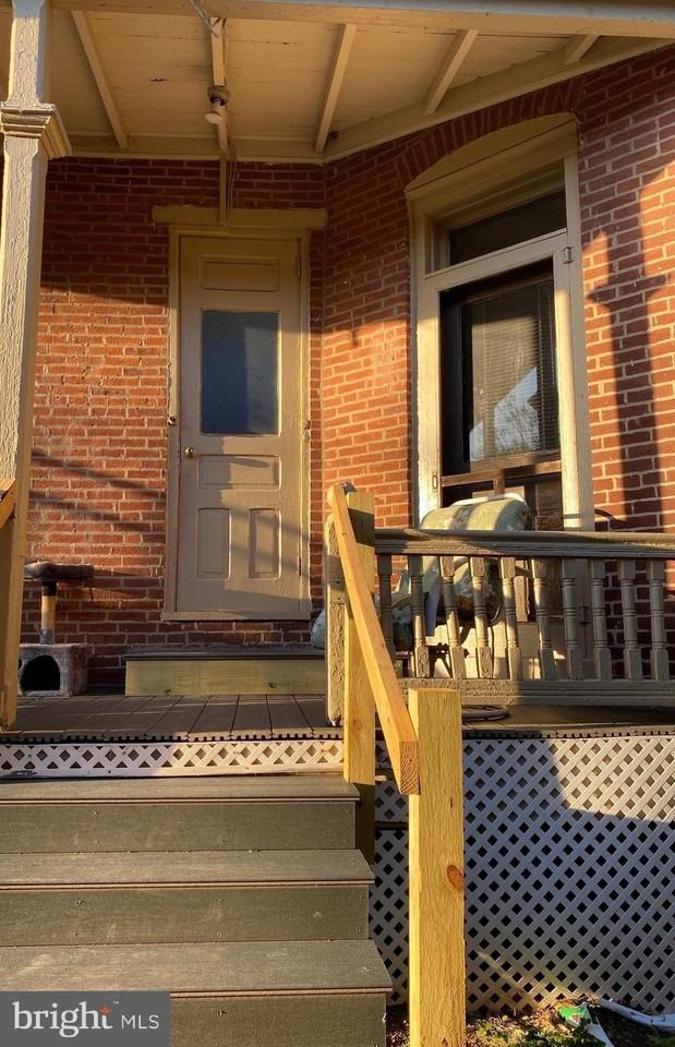 535 N Charlotte St #2 - Photo 3 of 15