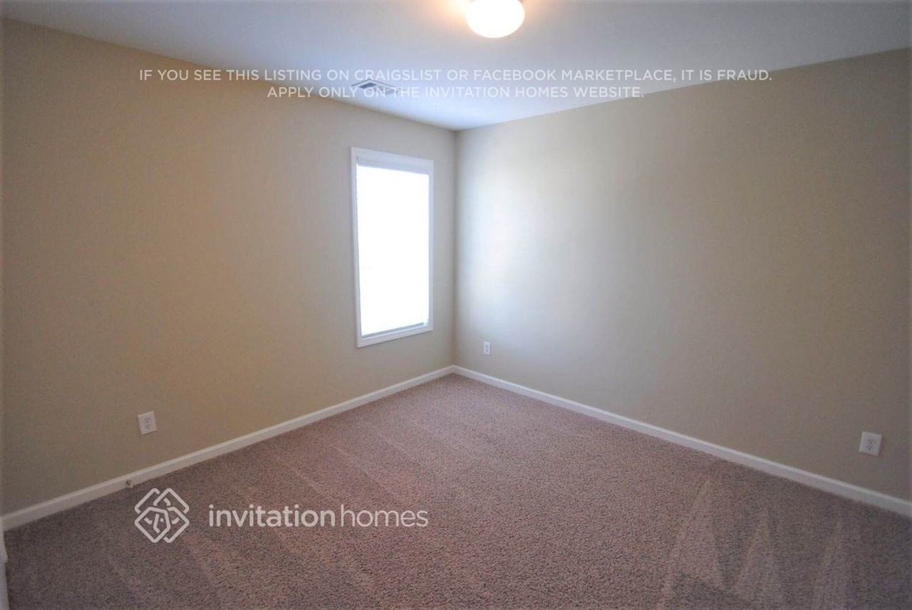 3252 Shady Valley Ct - Photo 3 of 6