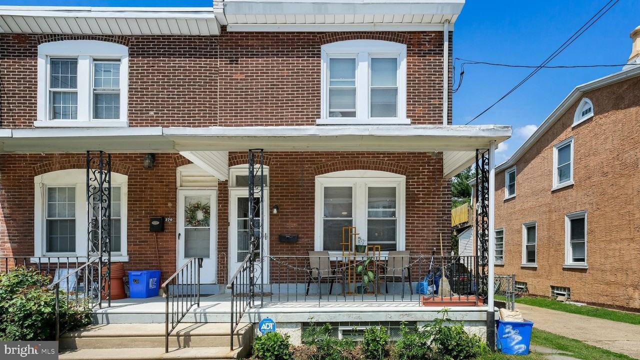 372 Ripka St - Photo 2 of 22
