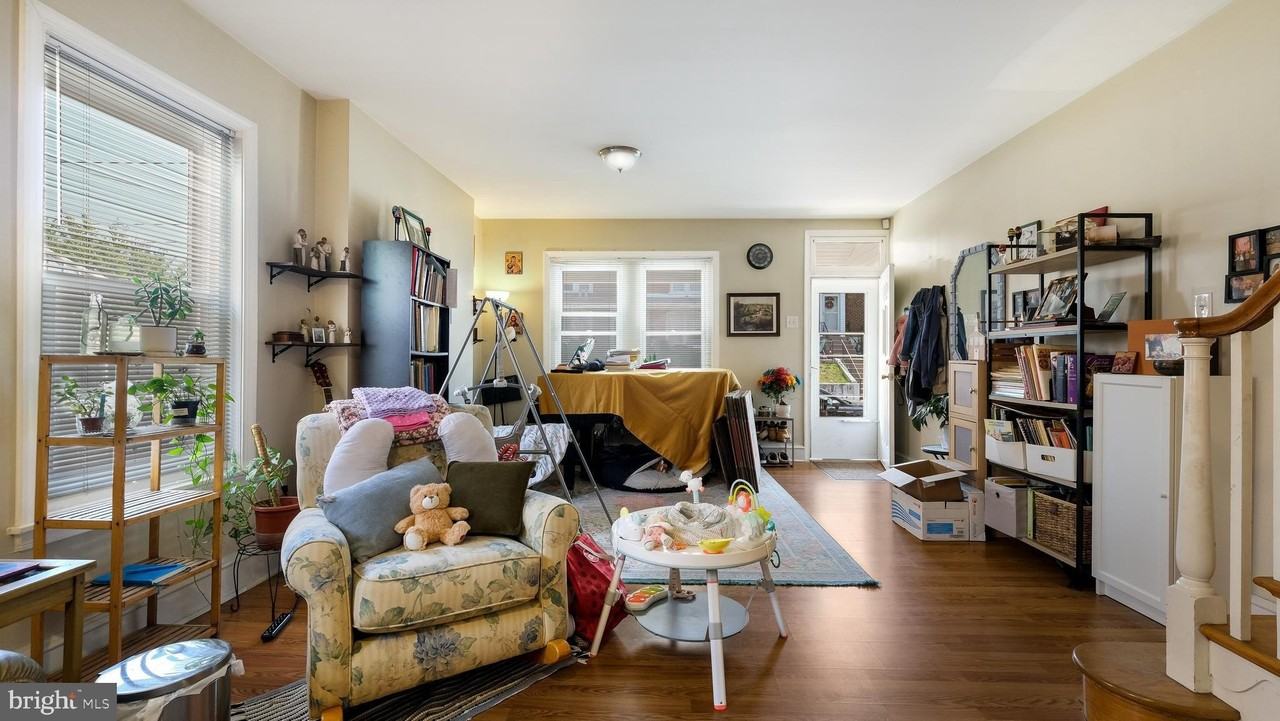 372 Ripka St - Photo 5 of 22