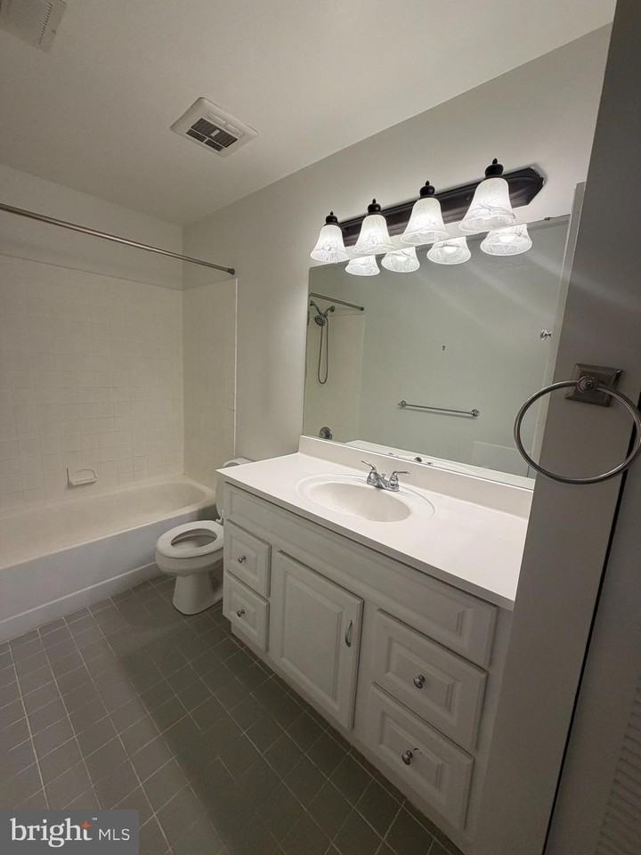 10222 Church St #404 - Photo 7 of 10