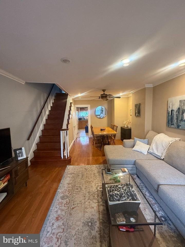 1521 Montrose St - Photo 2 of 17