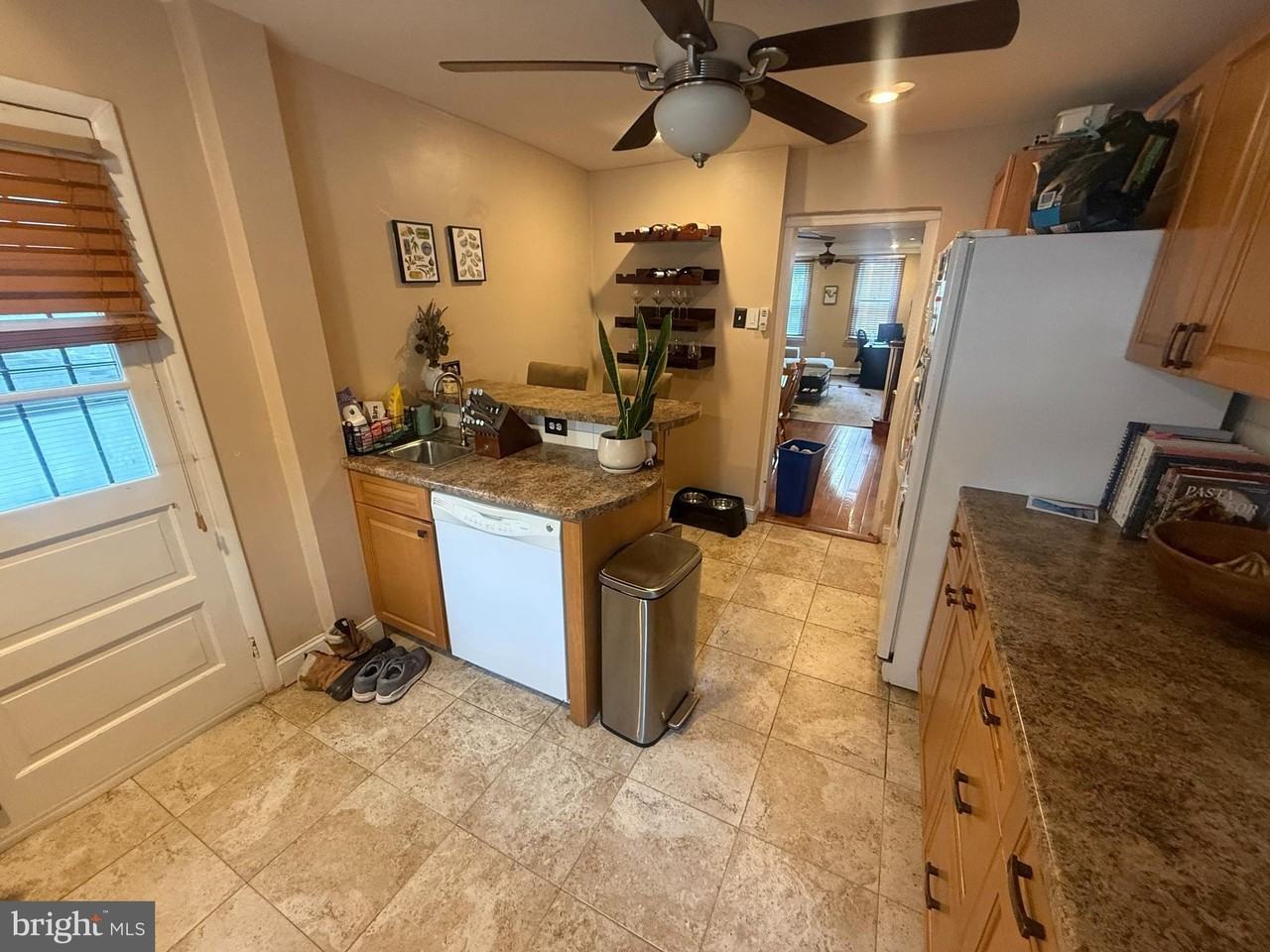 1521 Montrose St - Photo 7 of 17