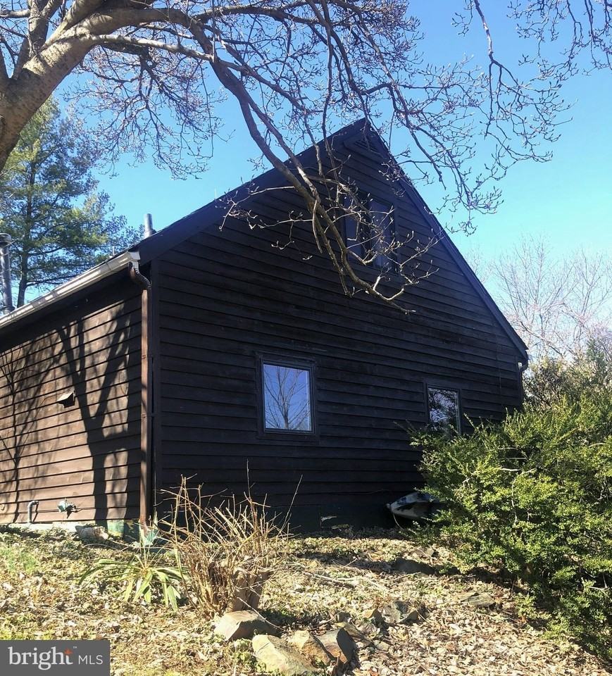 8376 Meadows Rd - Photo 3 of 14