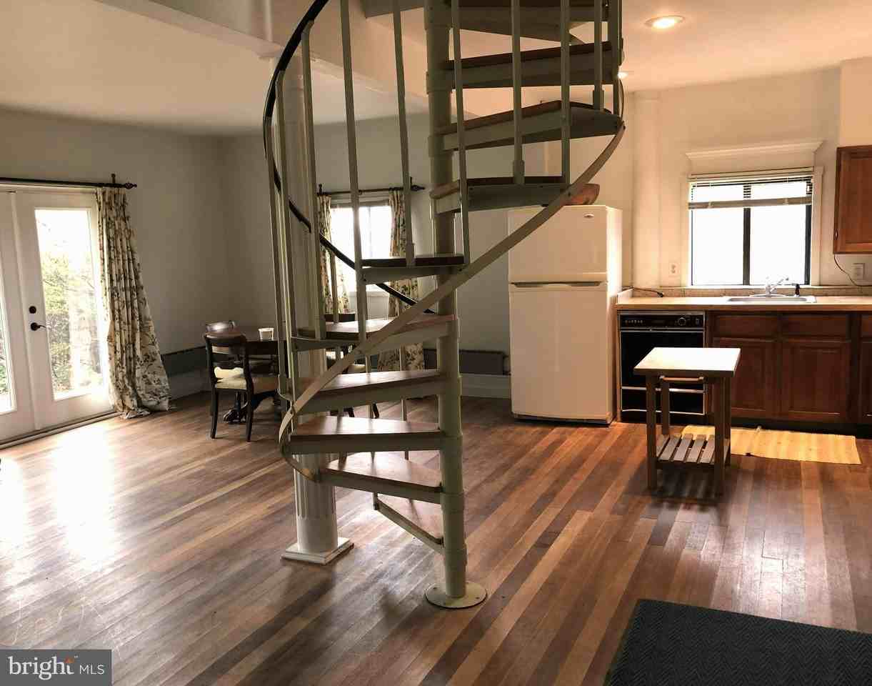 8376 Meadows Rd - Photo 7 of 14