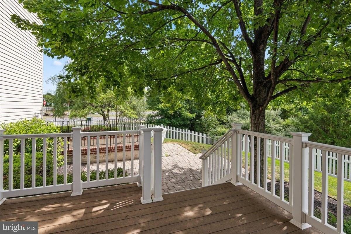 101 Sawtooth Dr - Photo 4 of 50