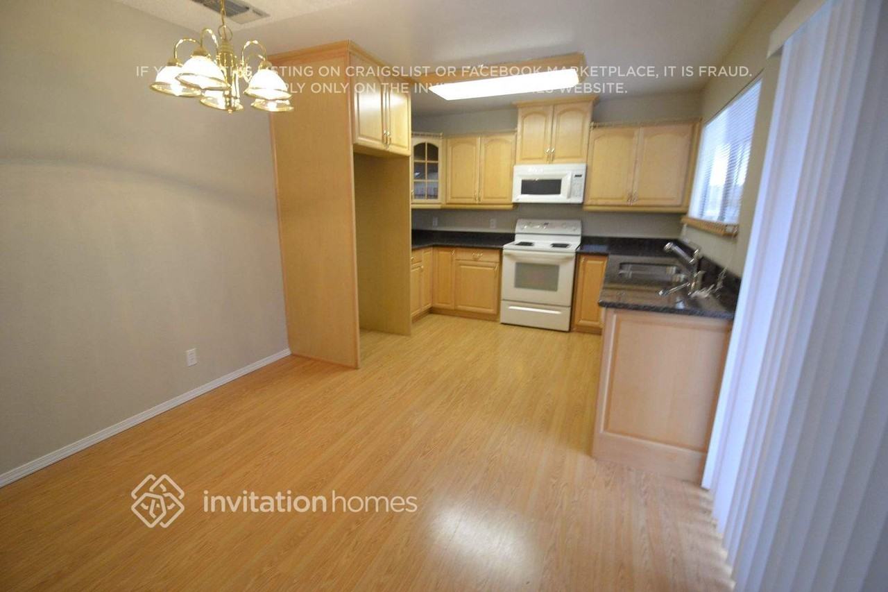 106 Brockton Ct - Photo 3 of 11