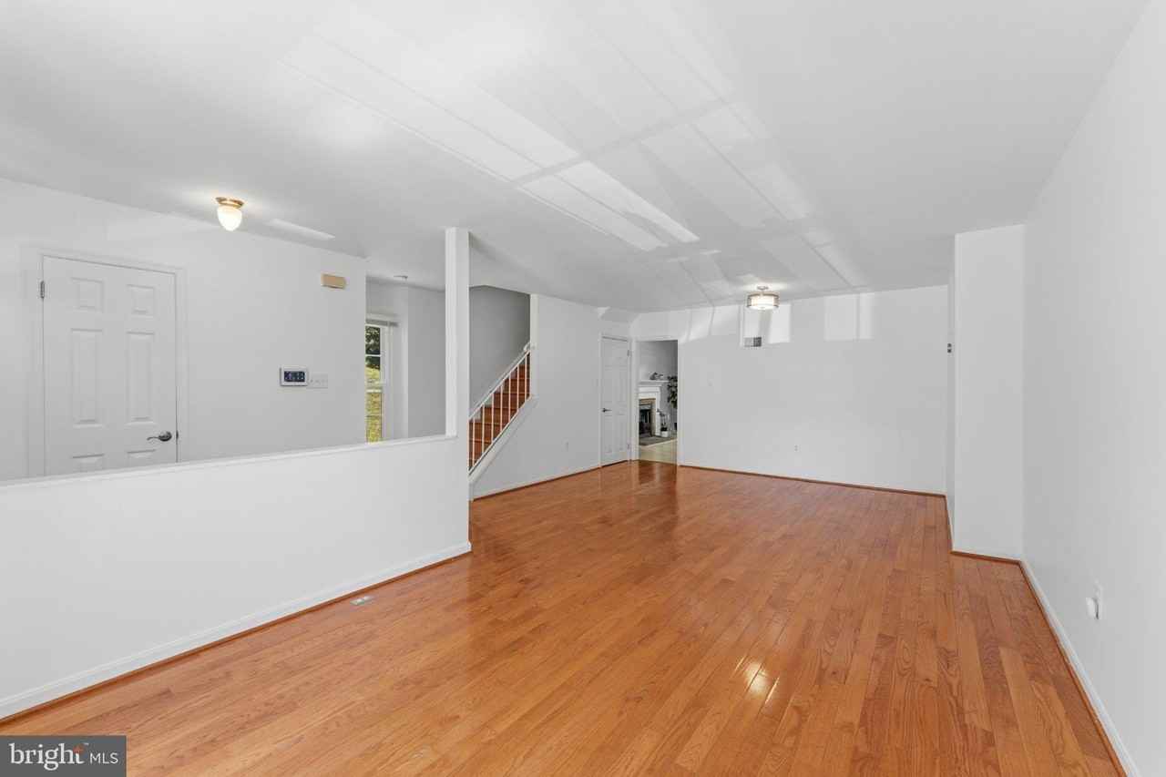 7428 Chummley Ct - Photo 6 of 35