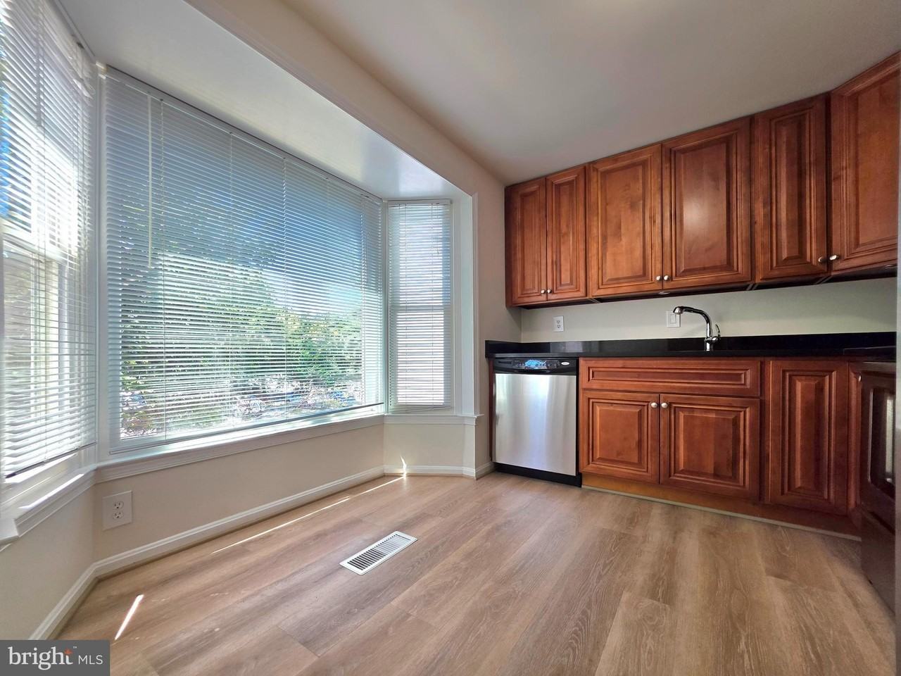 2901 Piney Grove Ct - Photo 3 of 27