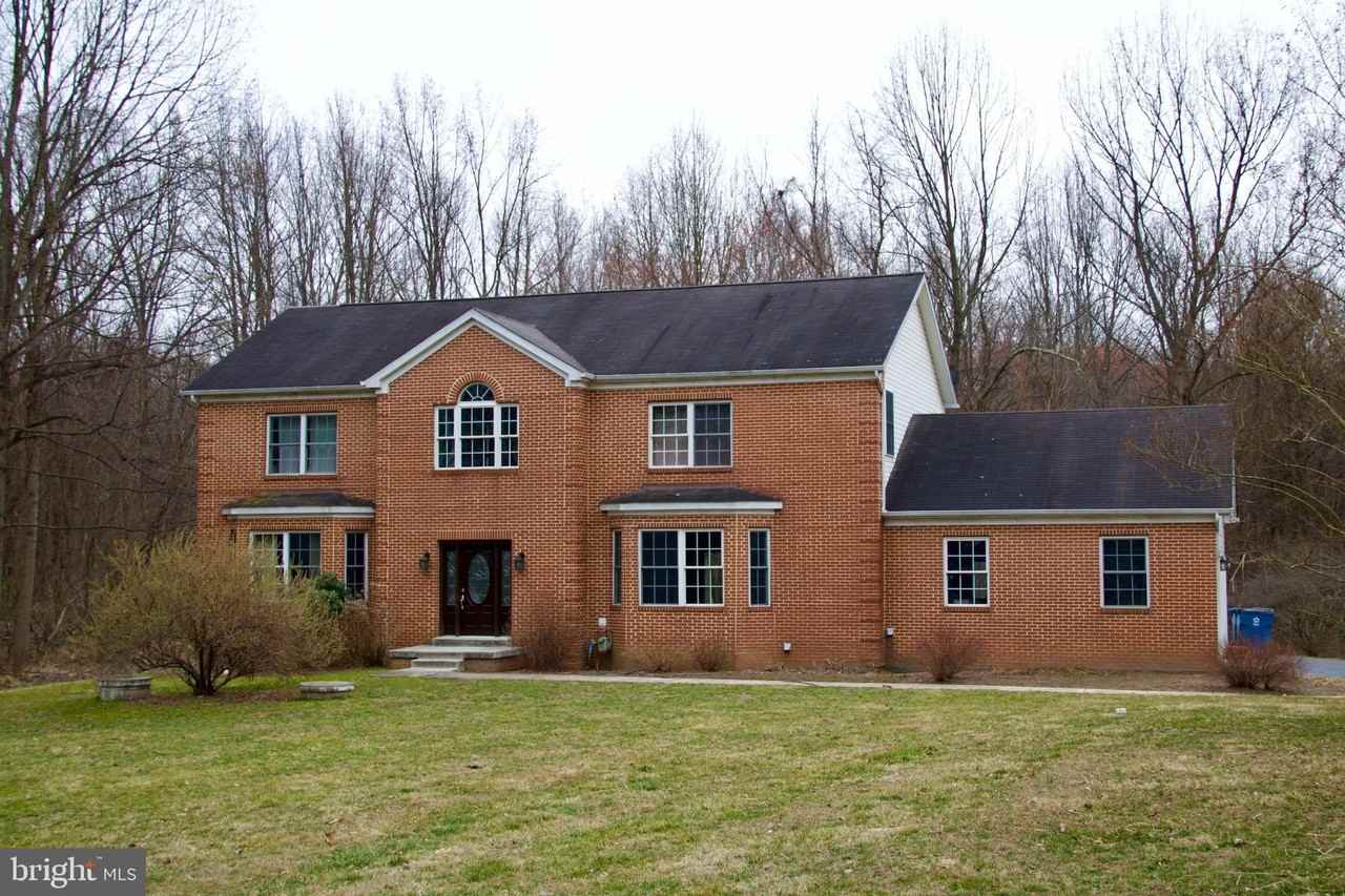 11601 Warren Ln - Photo 2 of 47