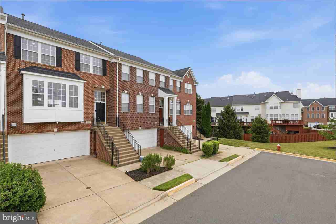 812 Sydney Ter Ne - Photo 4 of 48
