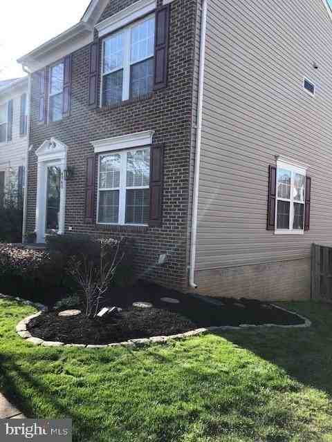 4940 Marshlake Ln - Photo 4 of 23
