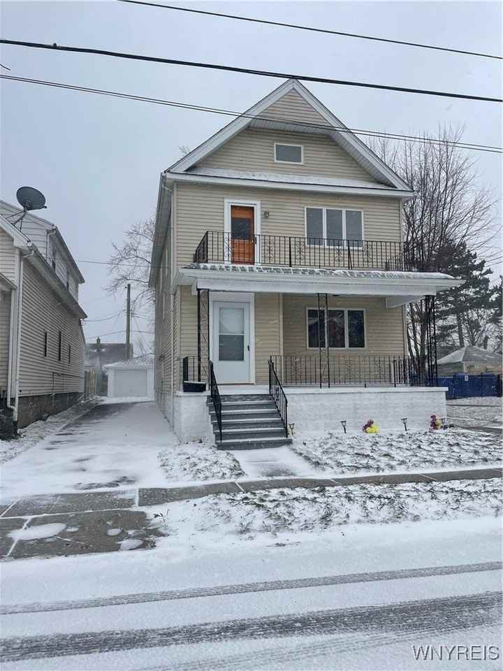 111 Dempster St - Photo 2 of 23
