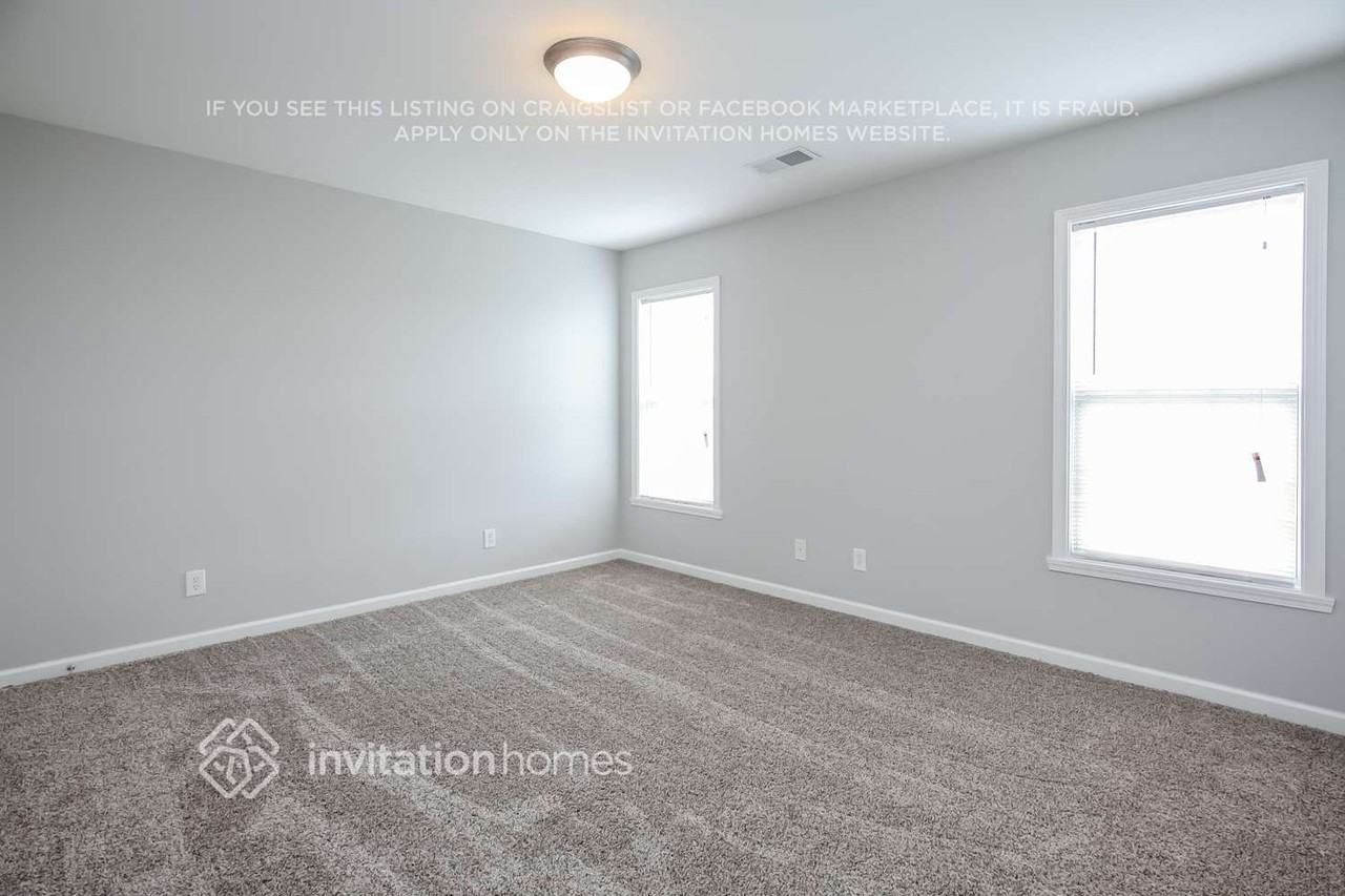 4200 Youngstown Dr - Photo 7 of 13