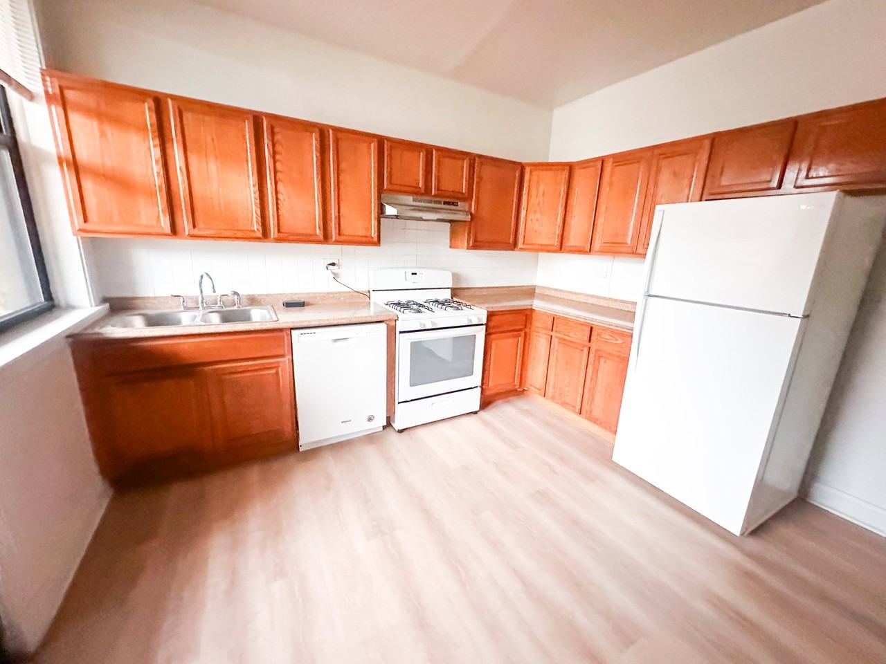 1125 Davis St #F3 - Photo 4 of 8