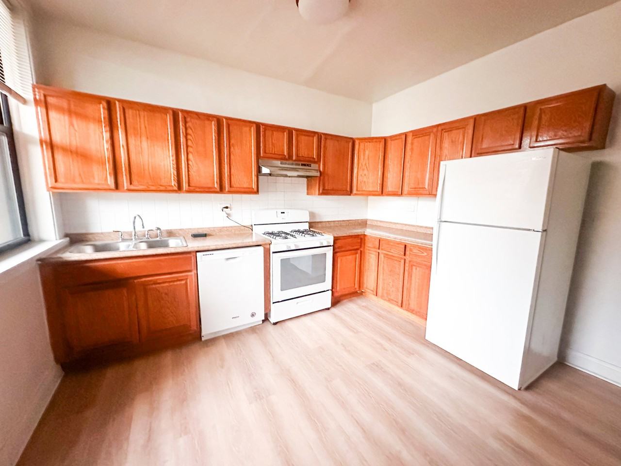 1125 Davis St #F3 - Photo 5 of 8