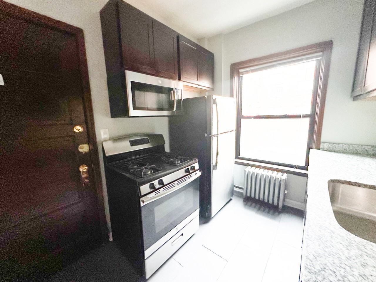 1707 Ridge Ave #204 - Photo 5 of 8
