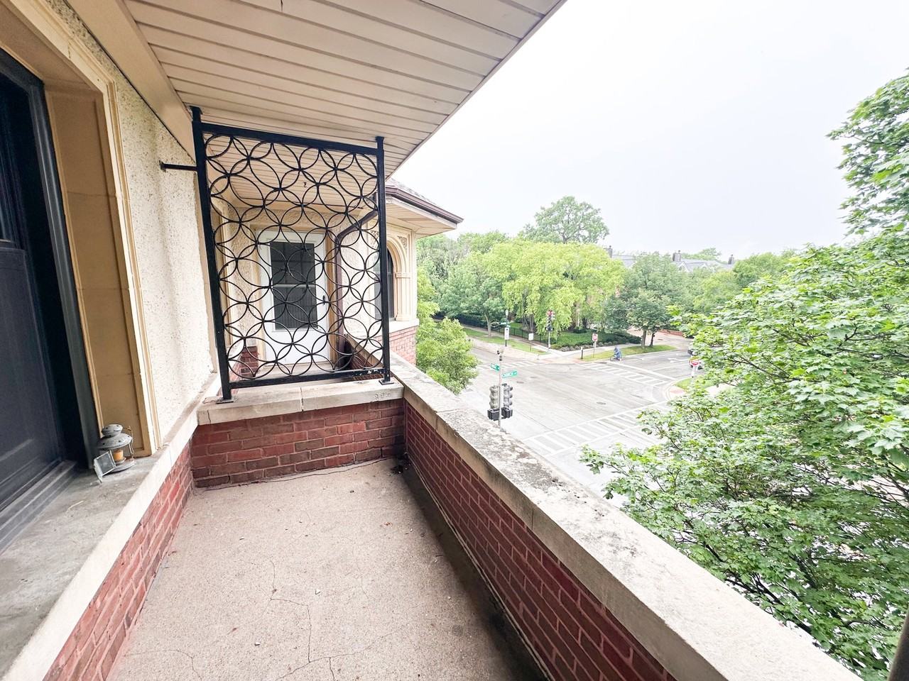 1703 Ridge Ave #305 - Photo 2 of 8