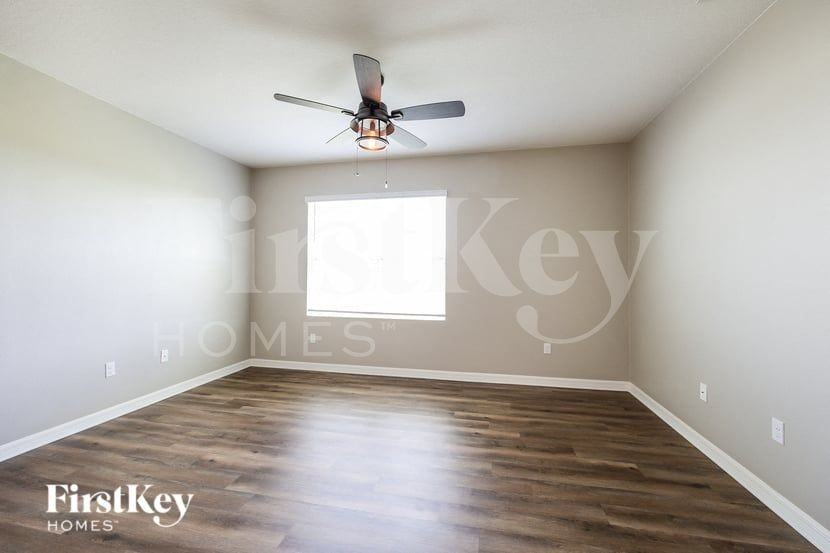 480 Burnham Cir - Photo 7 of 15