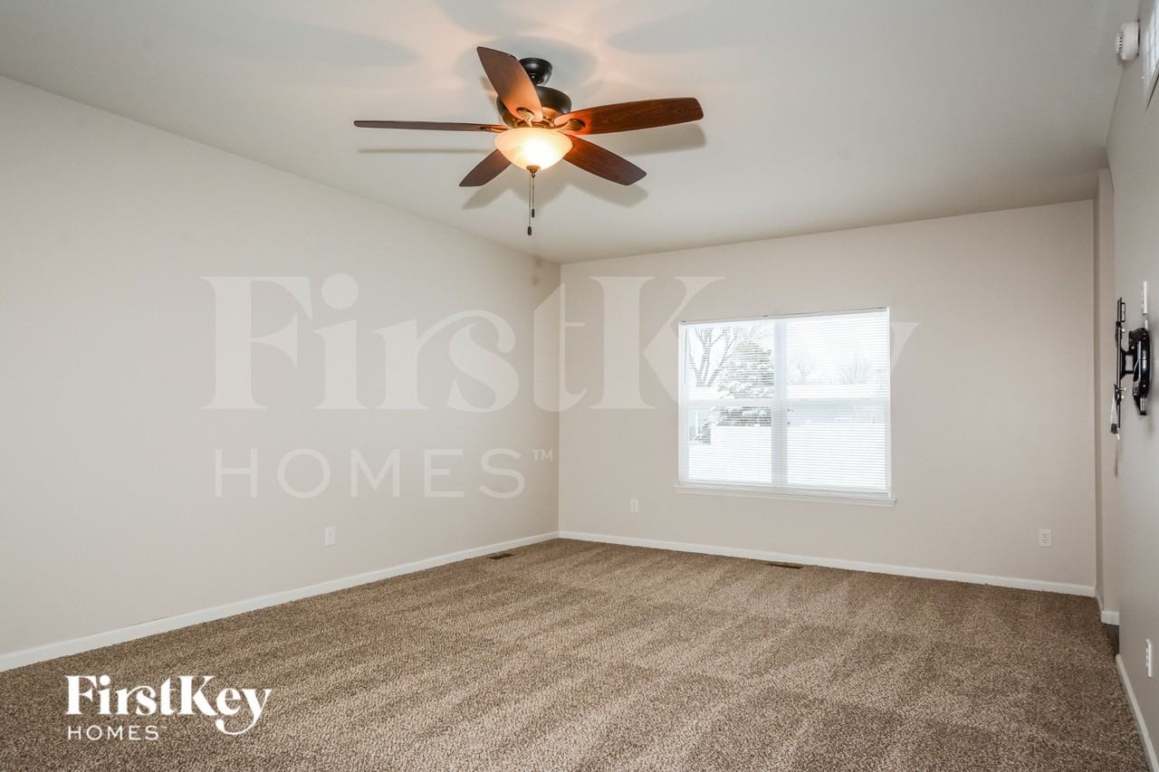 246 Wabash Woods Way - Photo 3 of 15