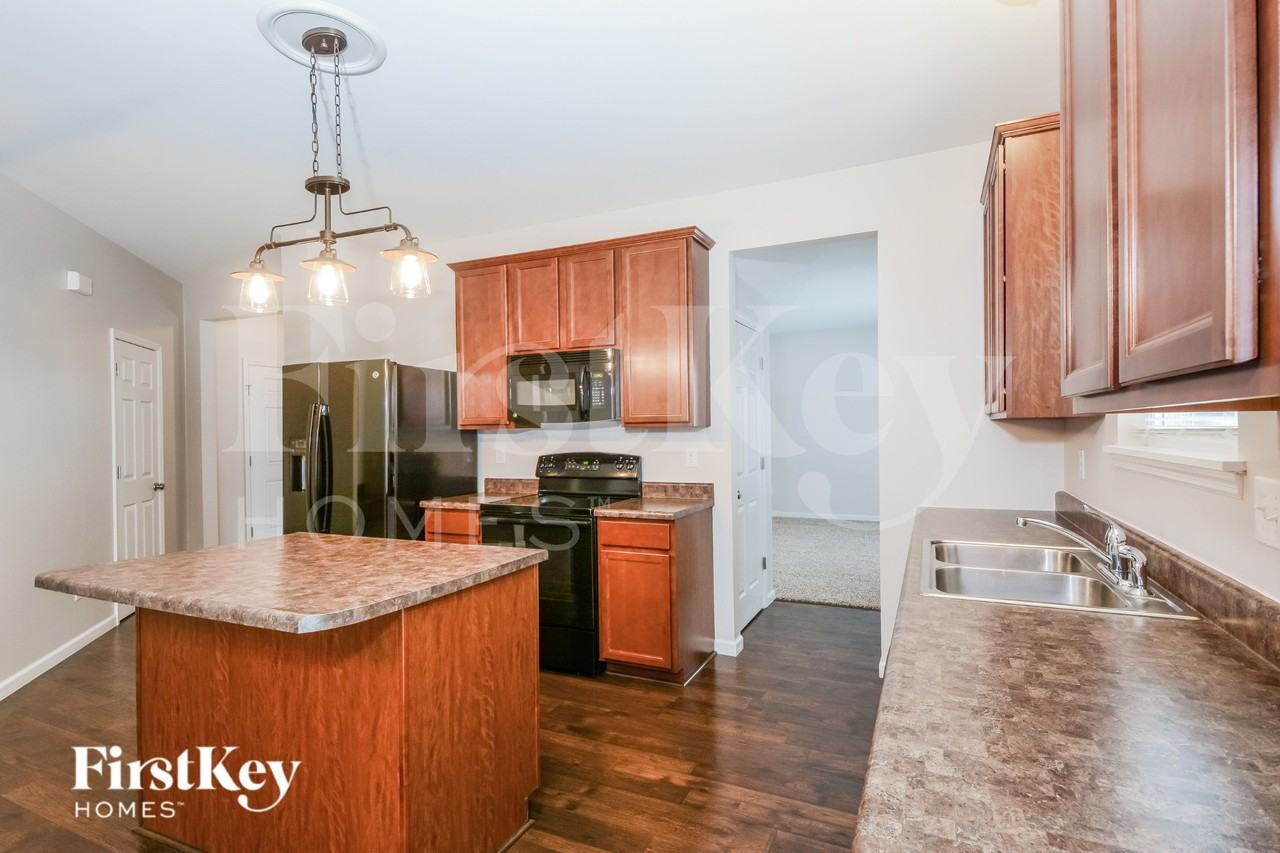 246 Wabash Woods Way - Photo 6 of 15