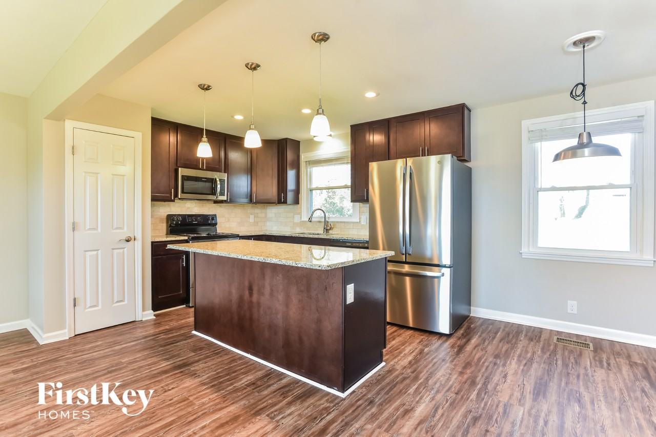 119 Melanie Dr - Photo 5 of 15