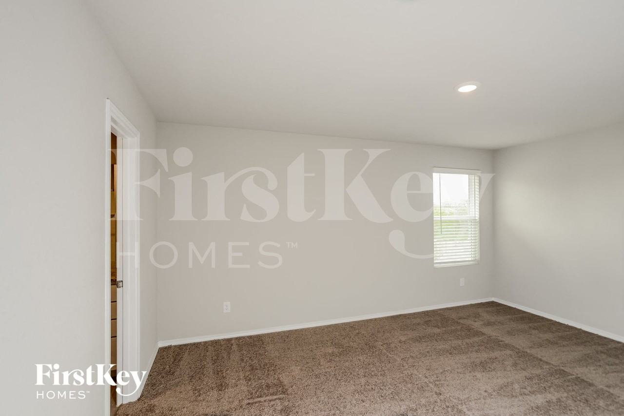 6441 Cotton Rdg - Photo 6 of 15