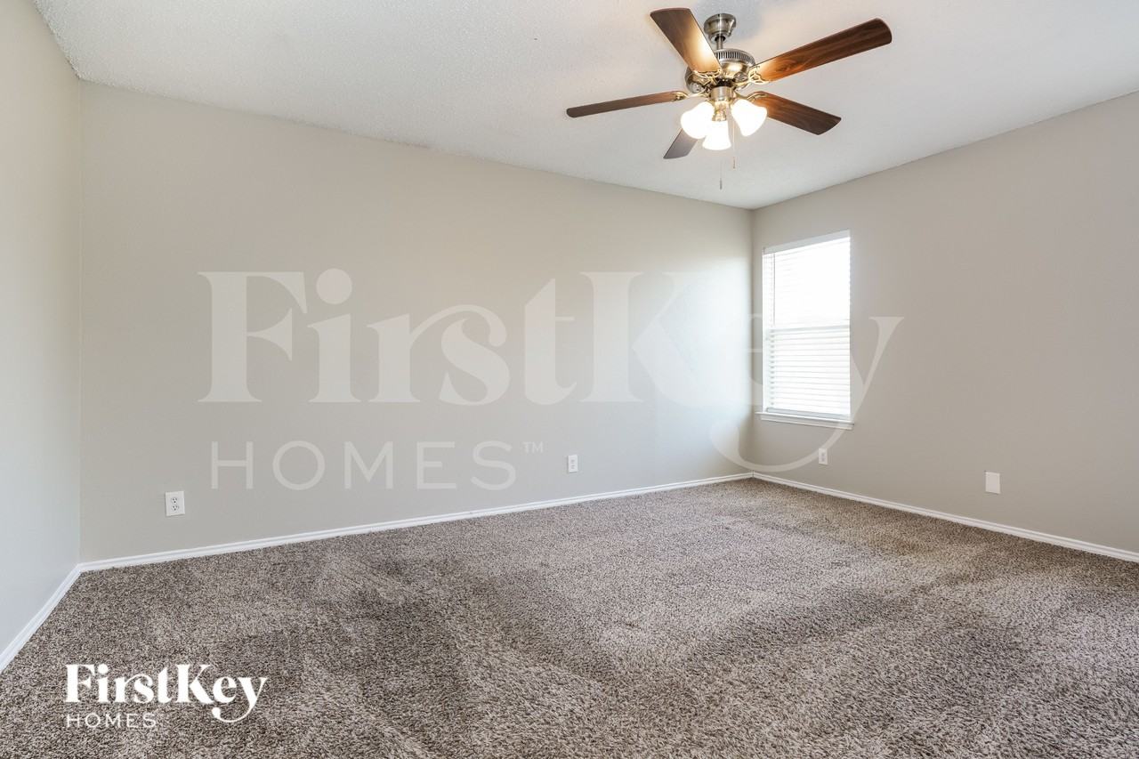 8128 Modesto Dr - Photo 7 of 16