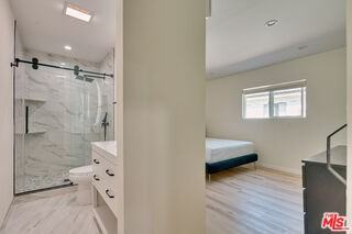 9042 Phyllis Ave #B - Photo 7 of 8